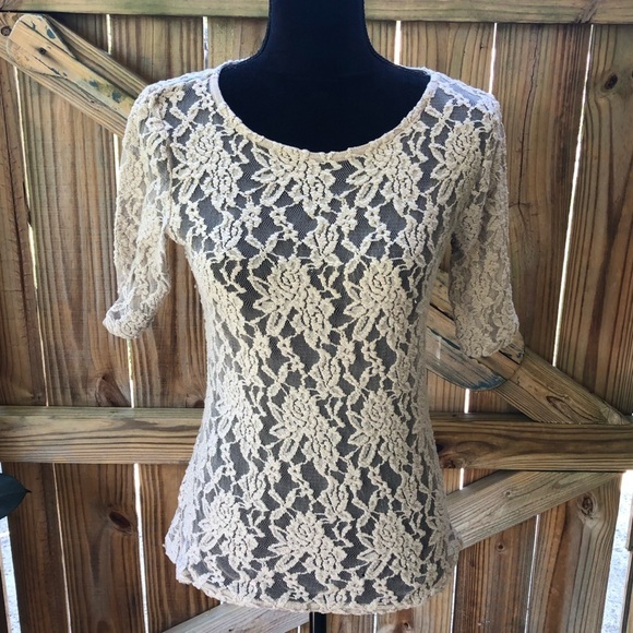 New Directions Cream Lace Short Sleeve Stretch Top - Picture 1 of 4